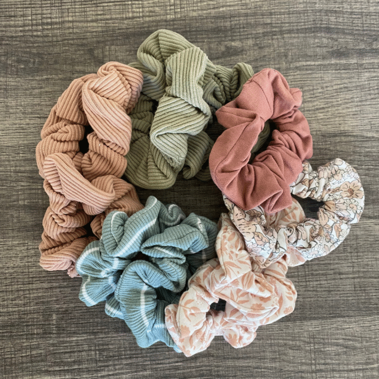 Scrunchies in circle square